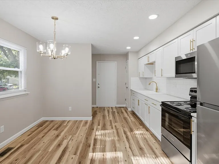1510 S Meridian St — Photo 5