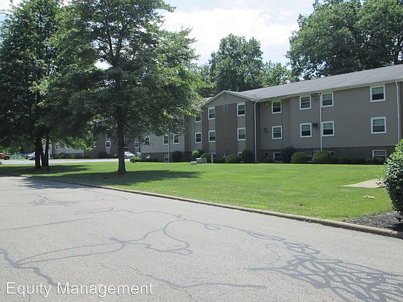 2nd image of 273 Maplewood Dr APT 301