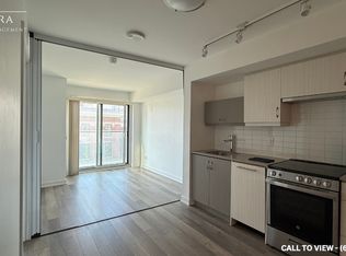 181 Huron St #607, Toronto, ON M5T 0C1