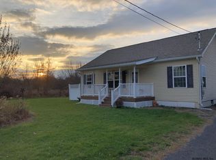 94 N Vernon St, Athens, NY 12015