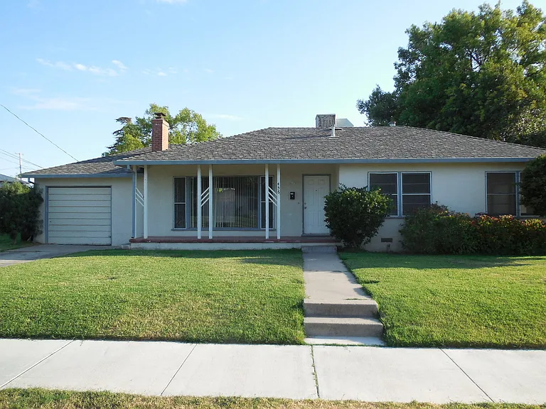 456 Drakeley Ave — Photo 2