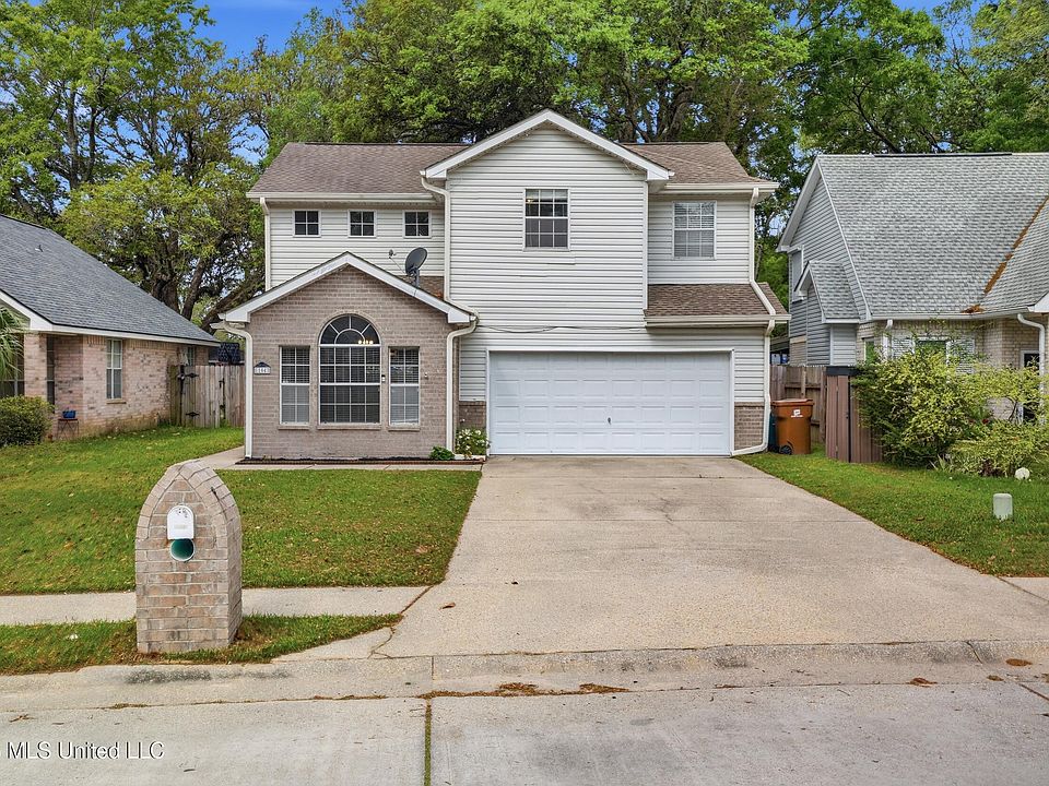 1st image of 11047 Oakcrest Dr