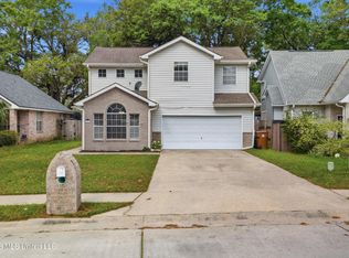 11047 Oakcrest Dr, Diberville, MS 39540