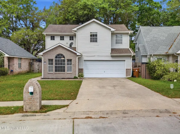 11047 Oakcrest Dr, Diberville, MS 39540