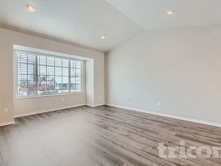 5206 S Midland Dr — Photo 16