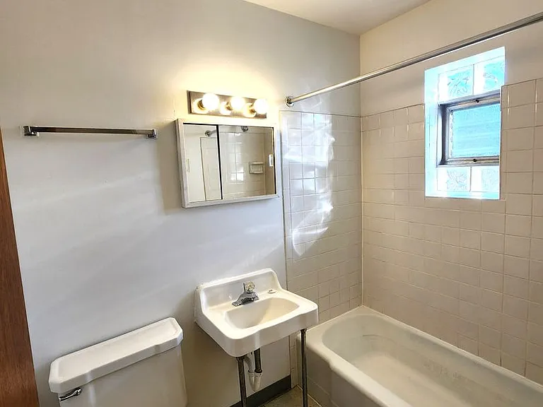2112 S 17th Ave — Photo 8