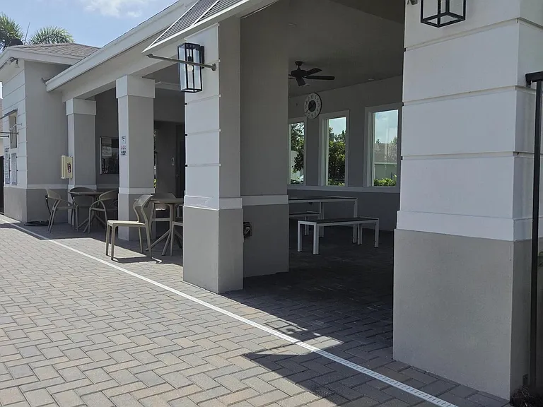1949 NE Ocean Dunes Dr — Photo 34
