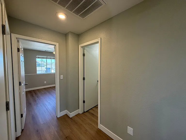 16664 Sheffield St — Photo 19