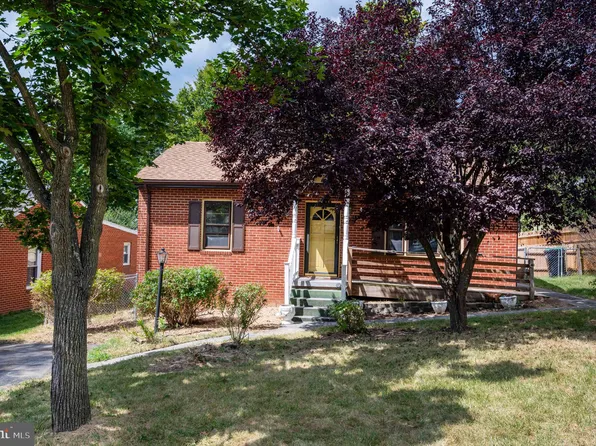 373 Walton St, Strasburg, VA 22657