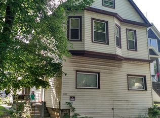 2447 S 12th St, Milwaukee, WI 53215