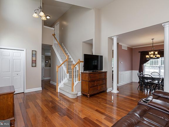 2nd image of 626 Devonshire Dr