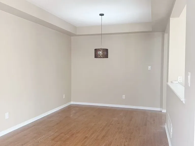 212 Losino Cres — Photo 8