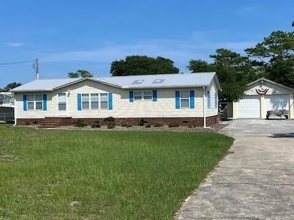 164 Lewis Street, Harkers Island, NC 28531