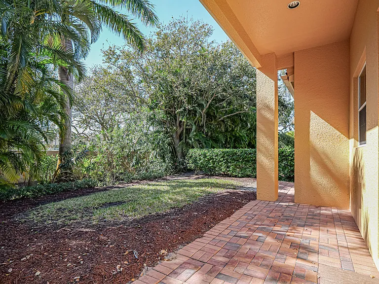 2135 S Maiden Ln — Photo 38