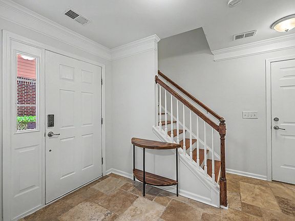 4th image of 9167 Parlor Dr