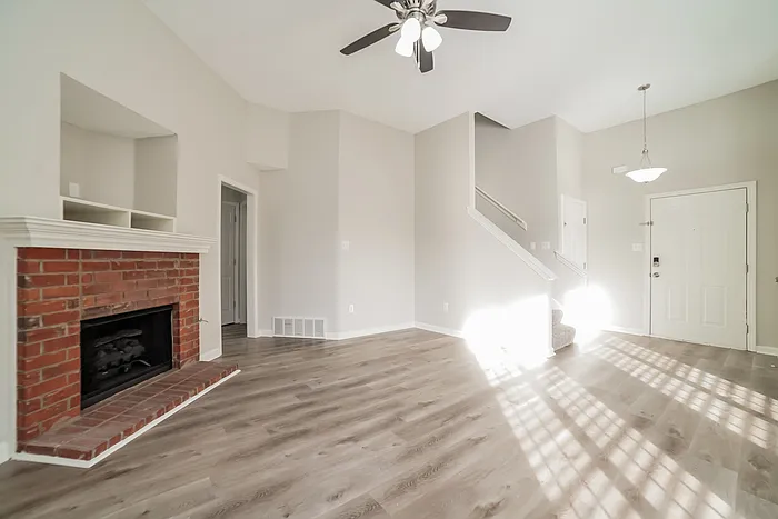 3 bed, 2.0 bath, 1510 sqft, $1,745 — Photo 4