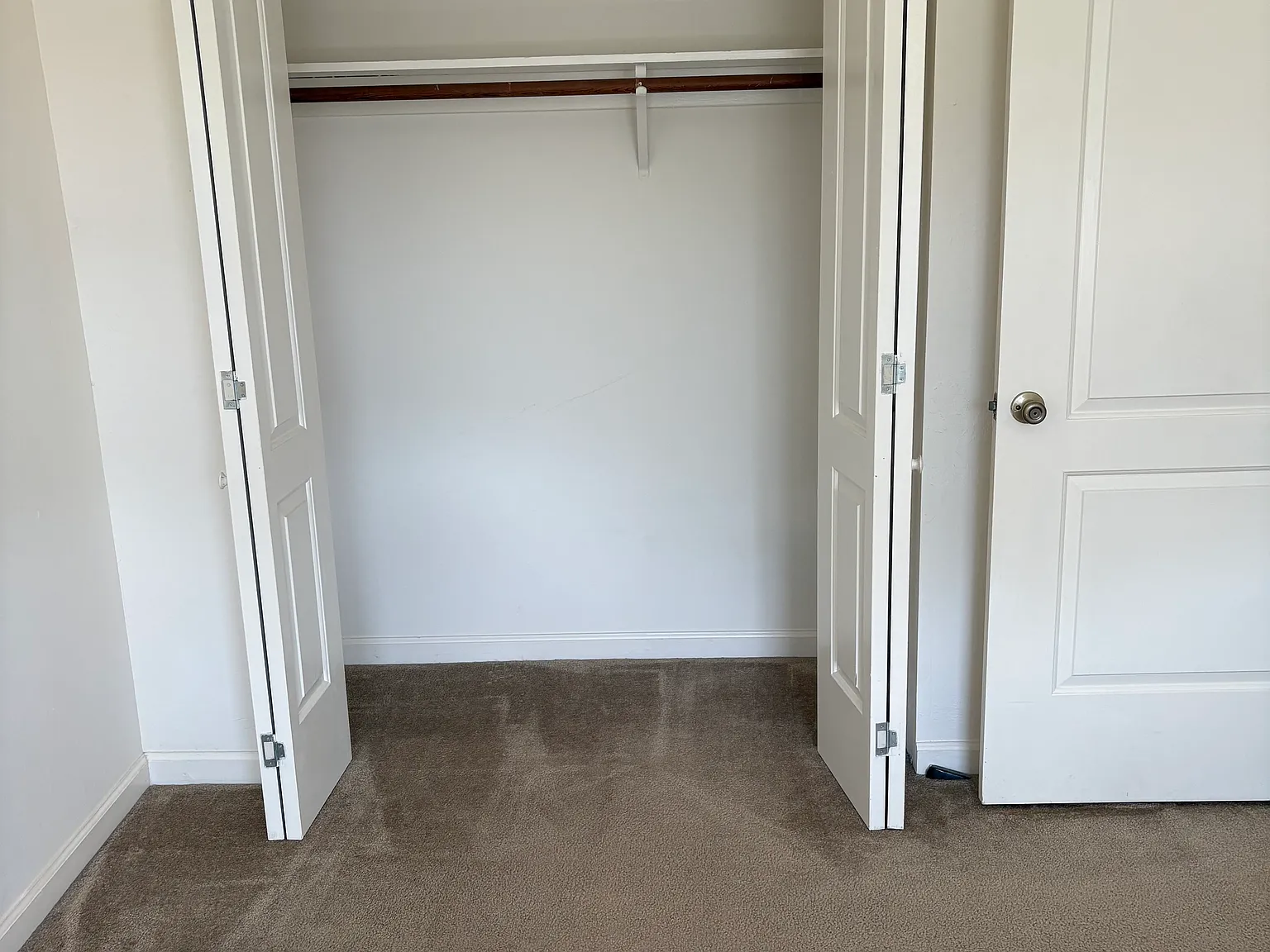 2 bed, 1.5 bath, 950 sqft, $3,500 — Photo 2