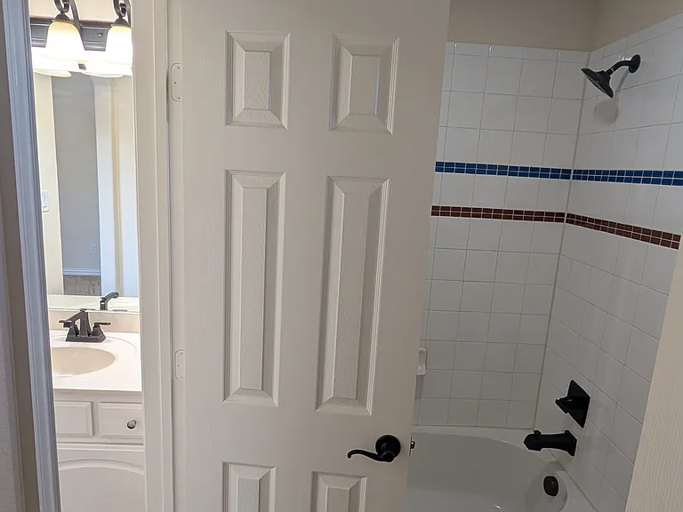 12461 Bridgeport Dr — Photo 45