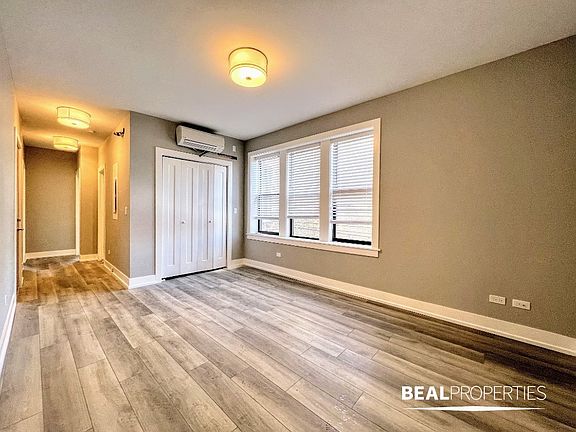 2nd image of 3933 N Janssen Ave #S3