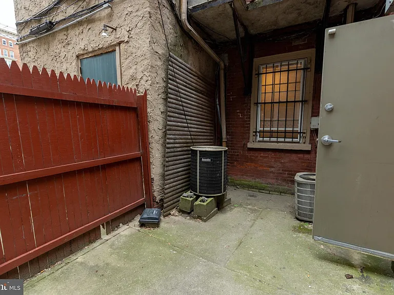 901 Clinton St #3 — Photo 19