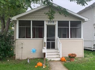 208 W Burlington Ave, Westmont, IL 60559