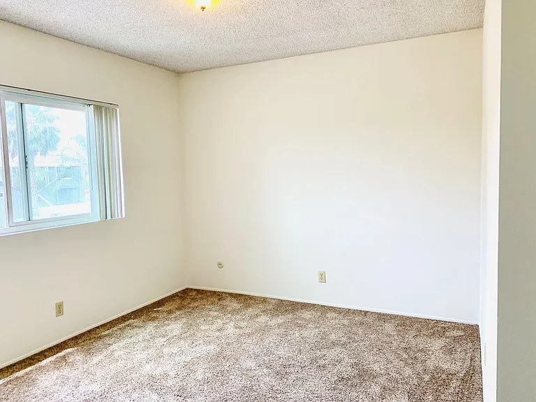 Live in Mission Beach Right by the Water! 2BD/1BA Top Floor Apartment w/ Parking! Only $2,895/mo — Photo 10