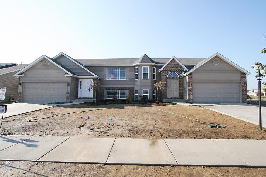 1st image of 3711 W 70th Ln
