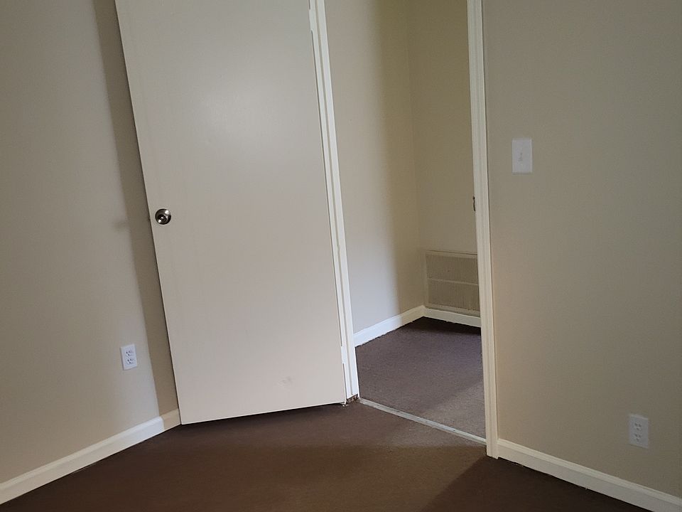 1st image of 2020 Pine Ave APT 2