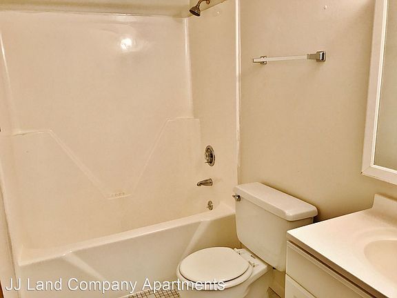 5th image of 450 S Aiken Ave #10987506