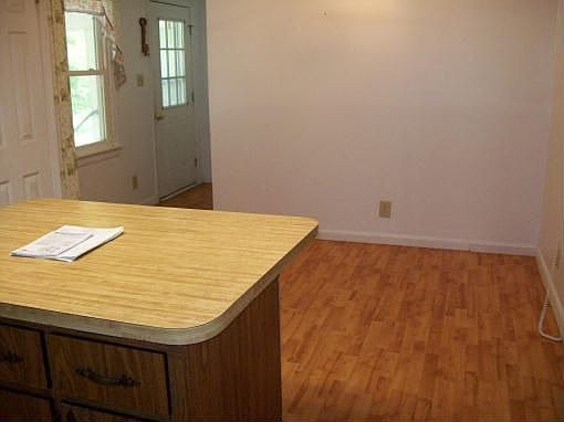4th image of 244 Cooke Cir