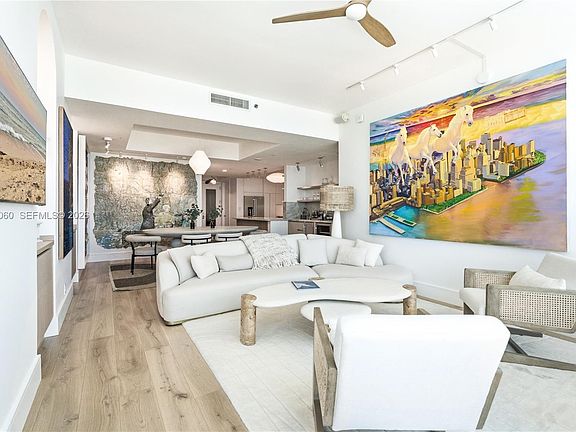3rd image of 100 S Pointe Dr APT 1807