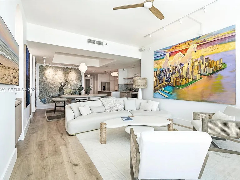 100 S Pointe Dr #1807 — Photo 3