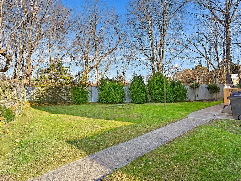 2 Starbird Ave — Photo 3