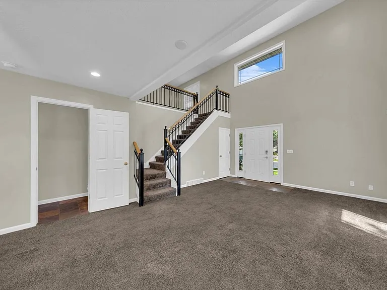 685 E Union Pines Ct — Photo 3