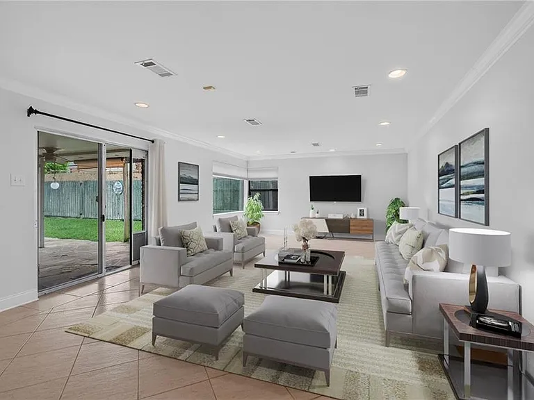 5566 Jacquelyn Ct — Photo 12