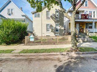 2245 S 17th St, Milwaukee, WI 53215