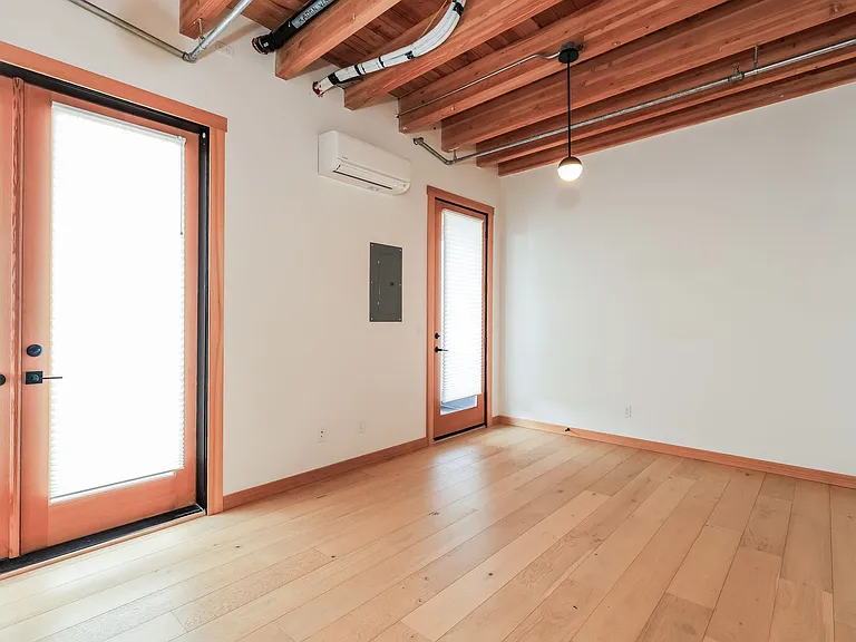 1515 N Rosa Parks Way — Photo 9