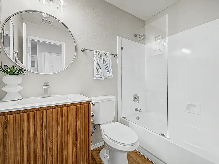143 N Danyell Ct — Photo 8