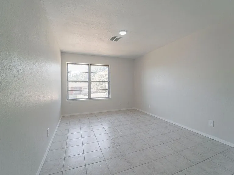 3120 Shadybrook Dr — Photo 35