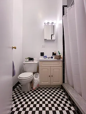 Rented by Compass | media 23