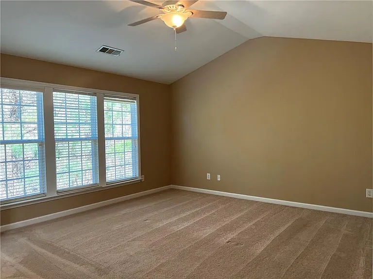 3413 Stoneham Dr — Photo 10