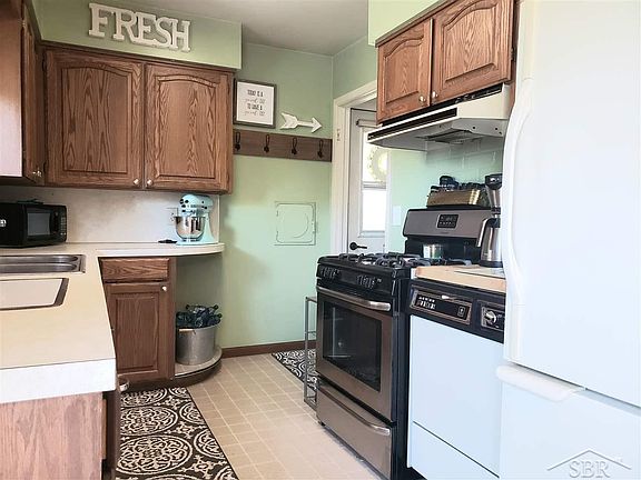 5th image of 811 Oakview Dr