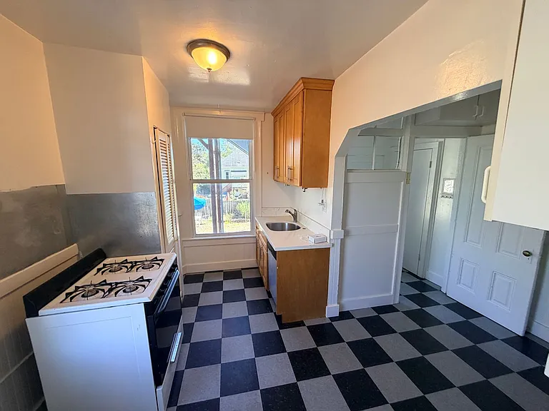 1628 Fairview St — Photo 13