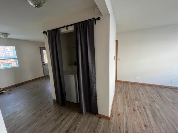 11996 Baneberry Dr APT 2E, Roscoe, IL 61073