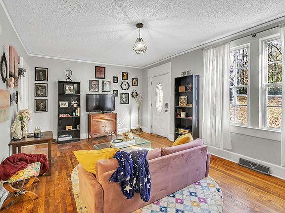 4th image of 12 Lynch Dr