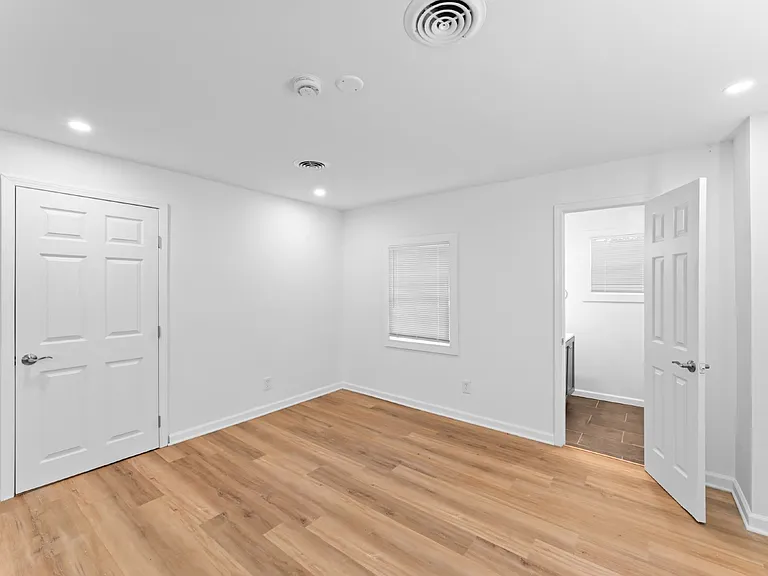 815 Kickapoo St — Photo 12