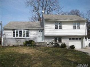 5 Talbot Dr, Westbury, NY 11590