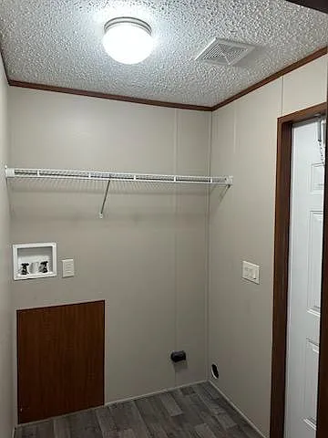 Regency Manor — Photo 2