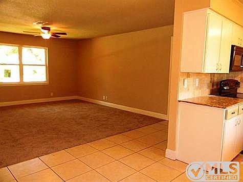 3rd image of 403 E Huitt Ln