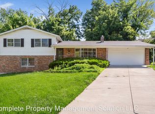 7787 Wooddale Ln, Saint Louis, MO